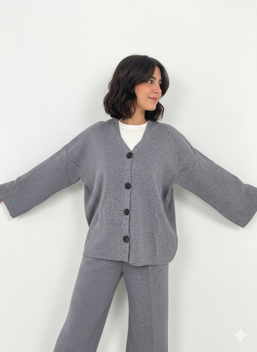 Ribbed Oversized Knit Set – Minimalist Comfort in Motion