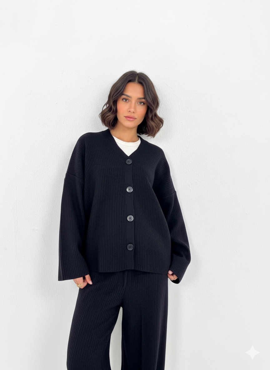 Ribbed Oversized Knit Set – Minimalist Comfort in Motion