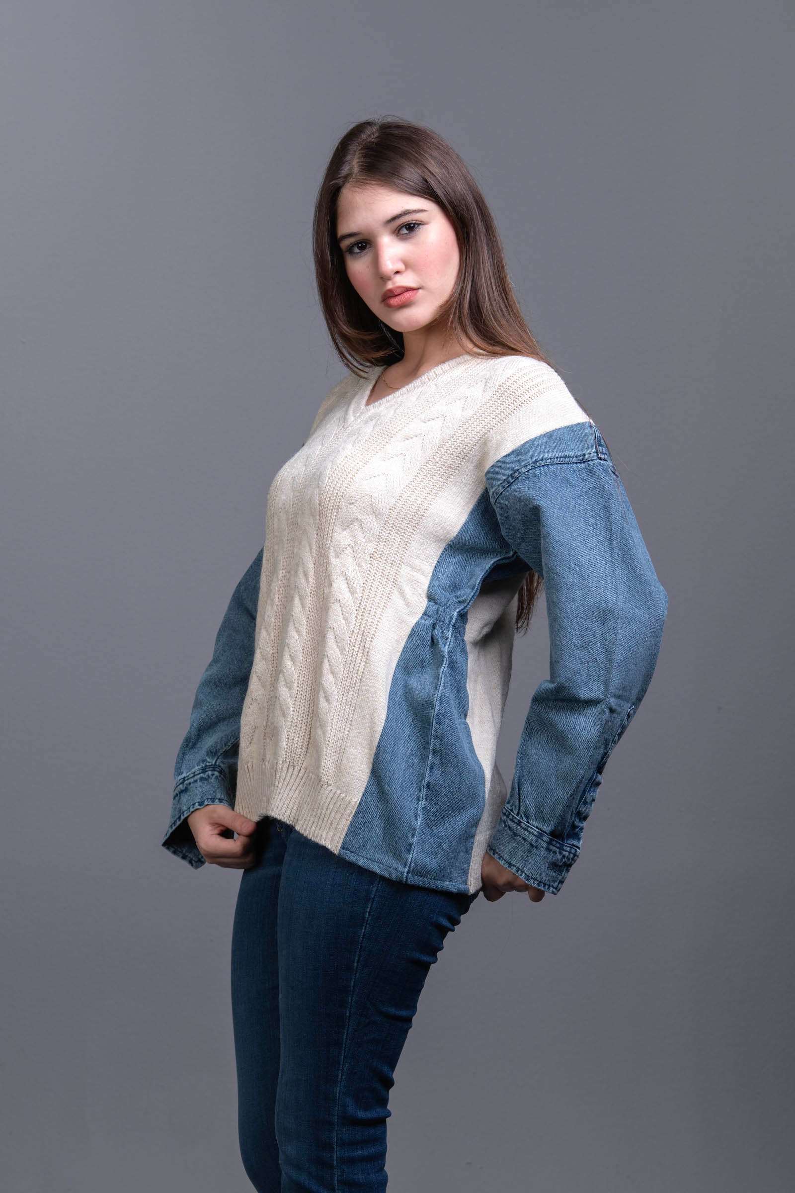 cable-knit Sweater with denim sleeves Beige Side