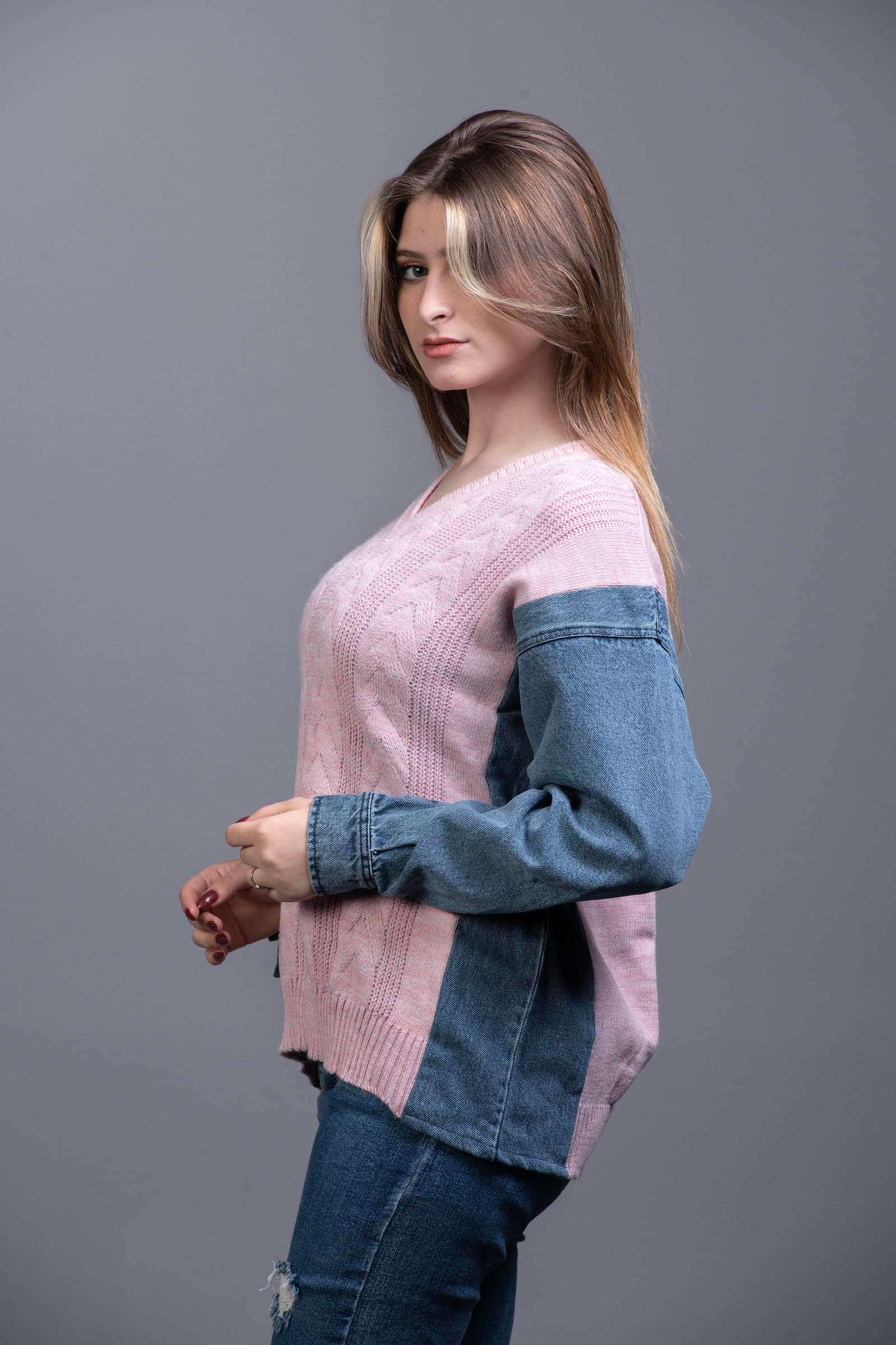 cable-knit Sweater with denim sleeves Pink Side